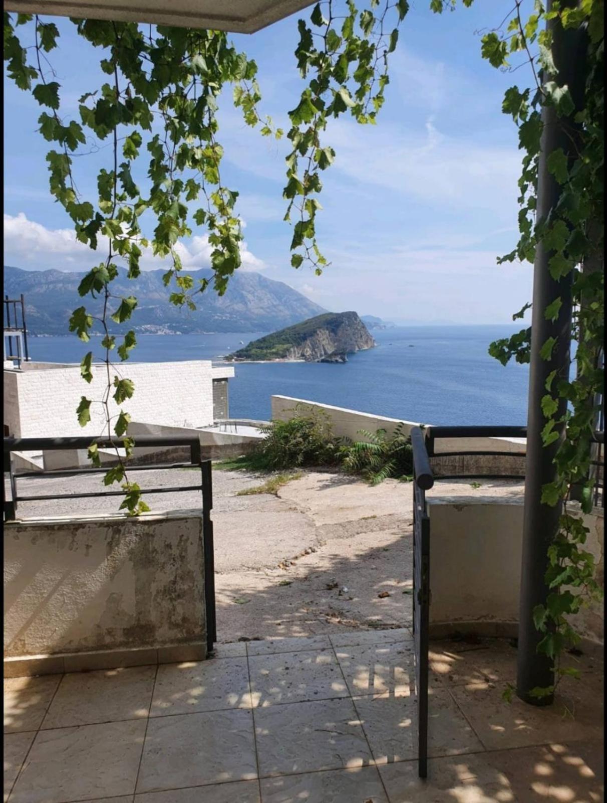 Greta * Budva